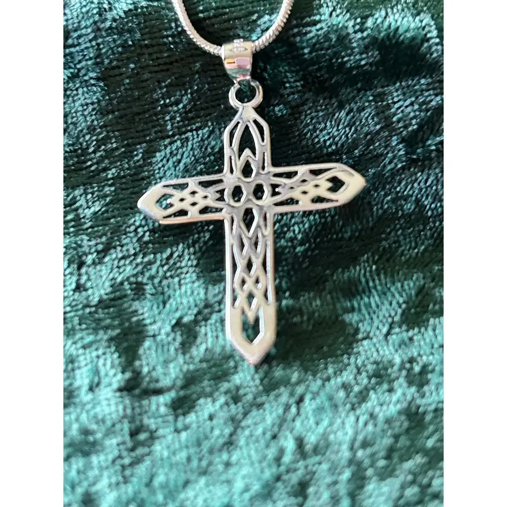 925 Sterling Silver Celtic Cross Pendant Necklace 16
